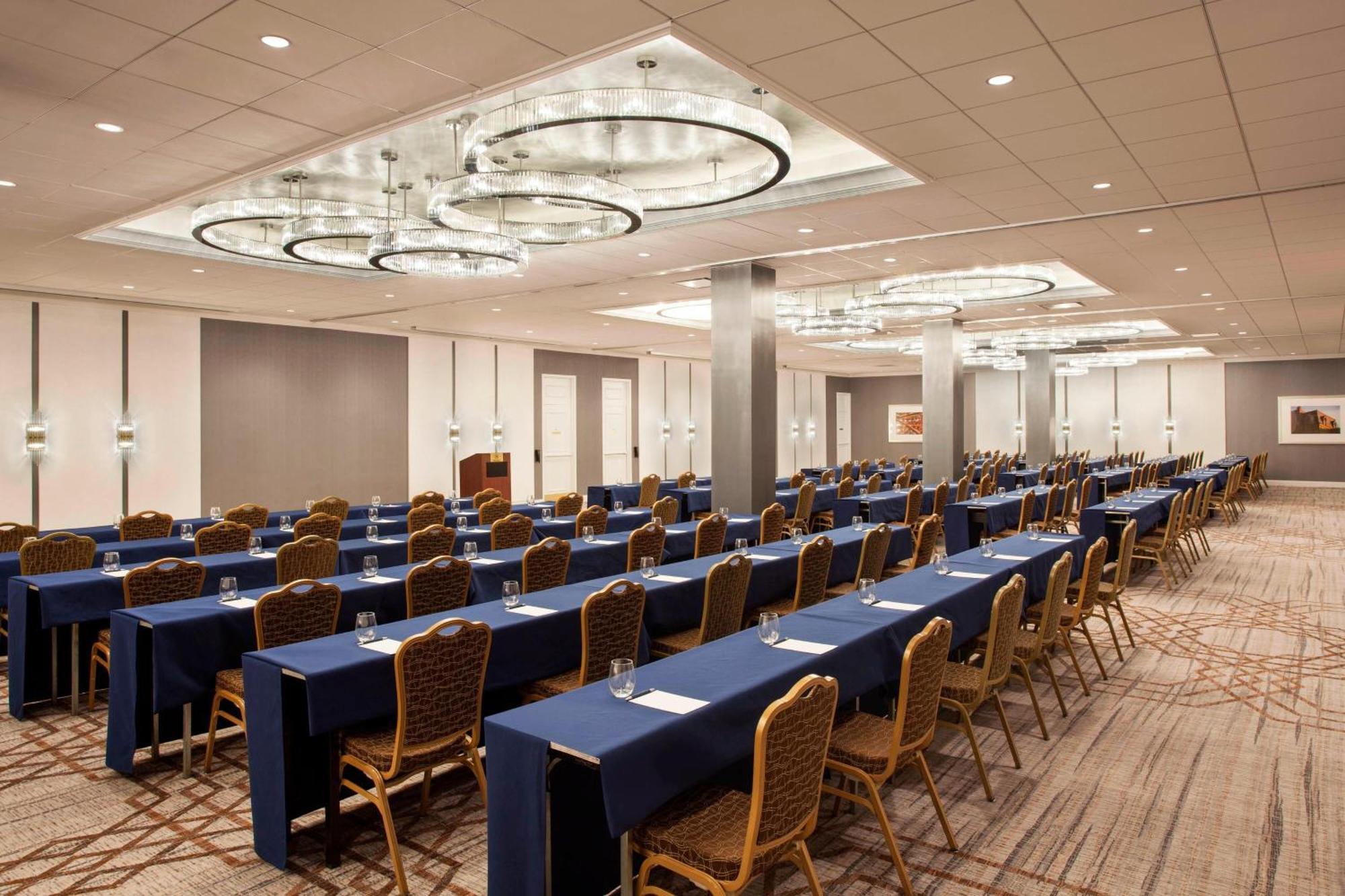Sheraton Philadelphia University City Hotel Exterior photo