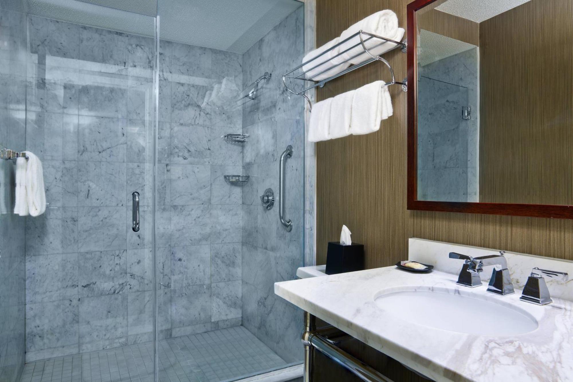 Sheraton Philadelphia University City Hotel Exterior photo
