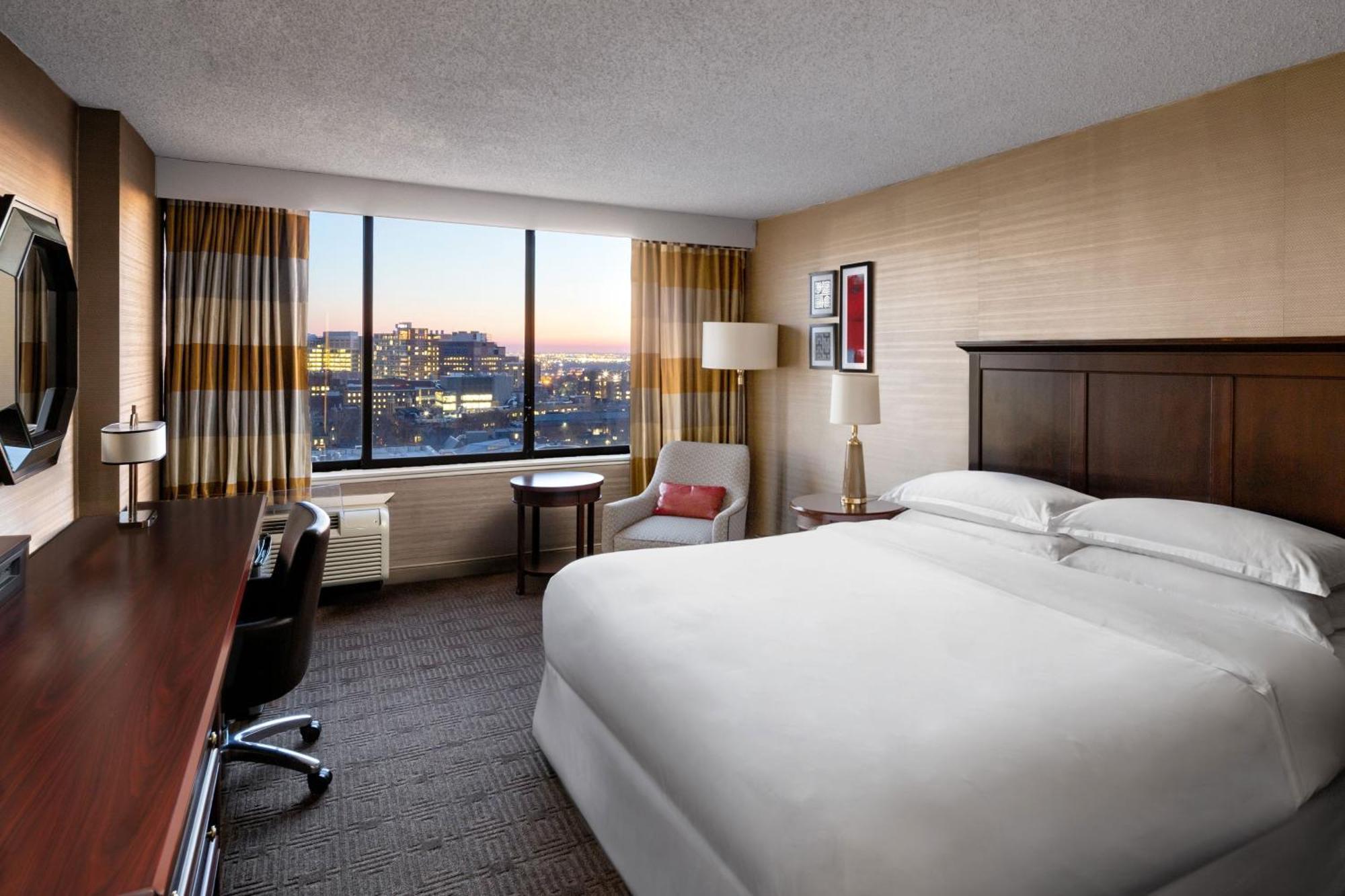 Sheraton Philadelphia University City Hotel Exterior photo
