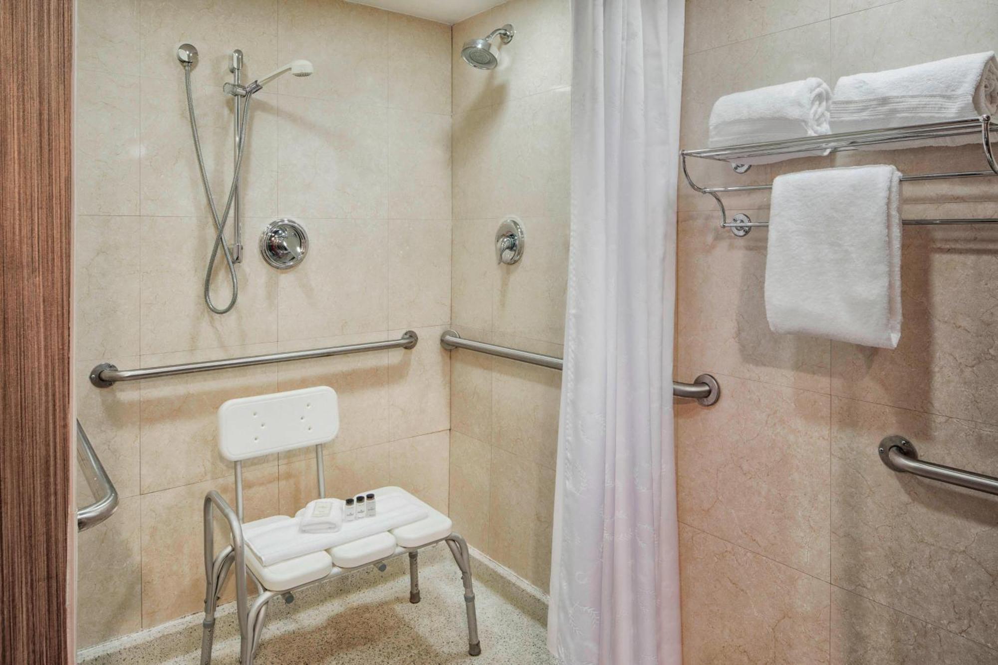 Sheraton Philadelphia University City Hotel Exterior photo